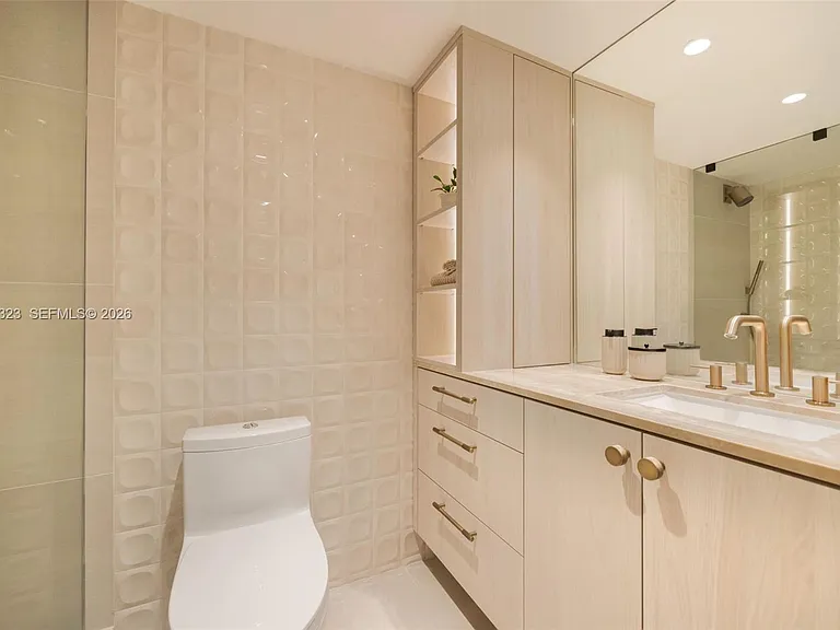 2301 Collins Ave #526 — Photo 16