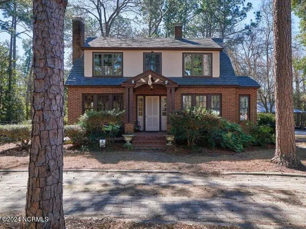 300 E Morganton Road, Southern Pines, NC 28387