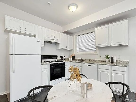 3rd image of 64 James St APT 2