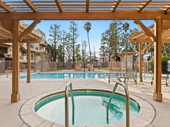 10715 Camarillo St Unit 203, North Hollywood, CA 91602