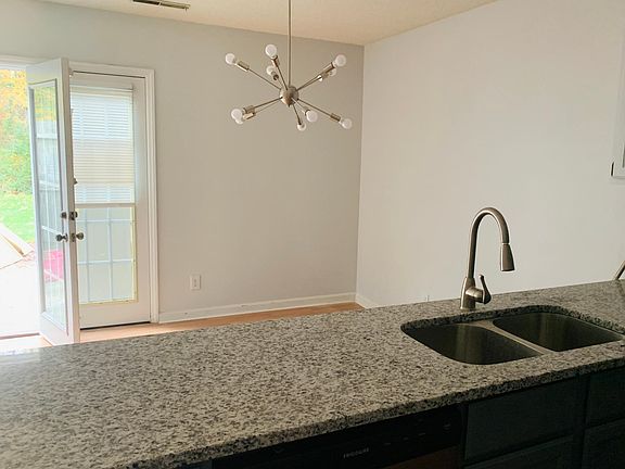 4th image of 2515 Hitchcock Dr