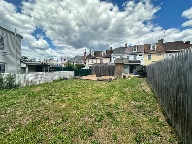 2714 Pratt St — Photo 30