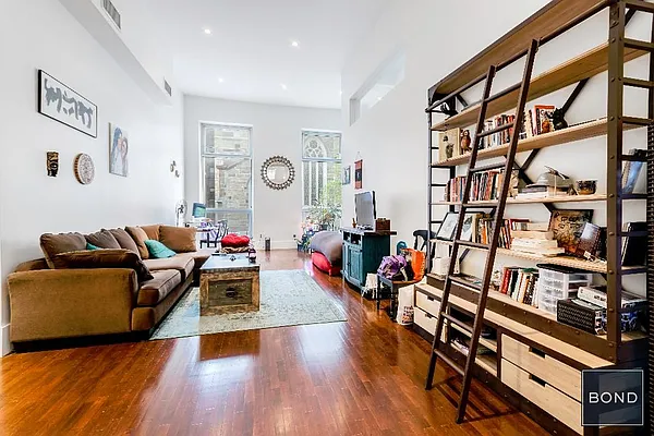 Rented by Bond New York | media 9