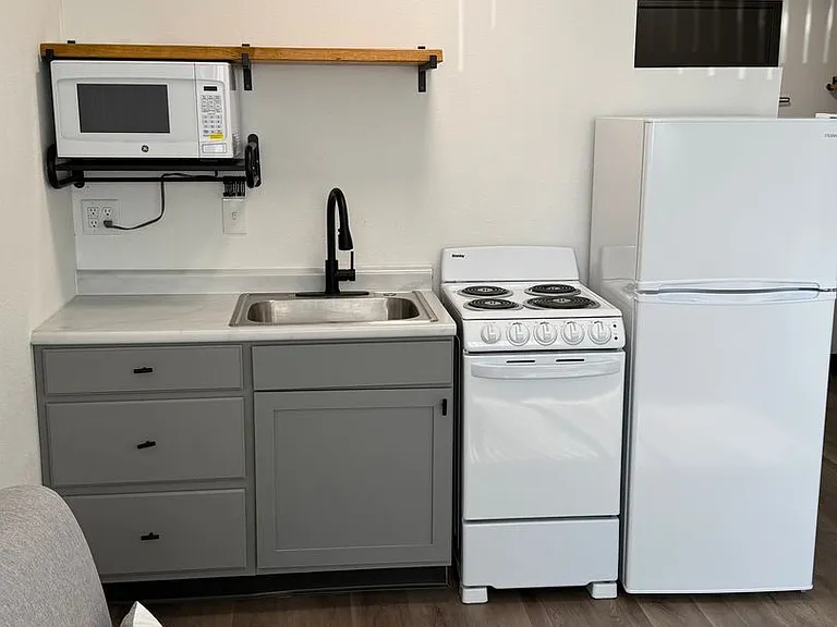 The McCoy at 8035 Apartments - Clive — Photo 7