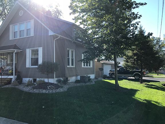 2nd image of 109 W Birch St