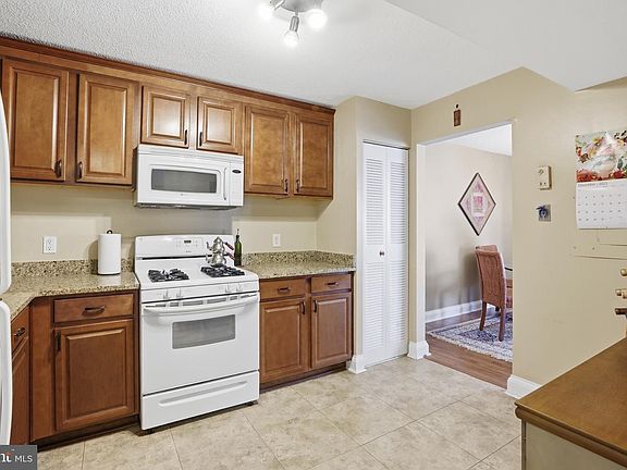 5th image of 4 Monroe St APT 909