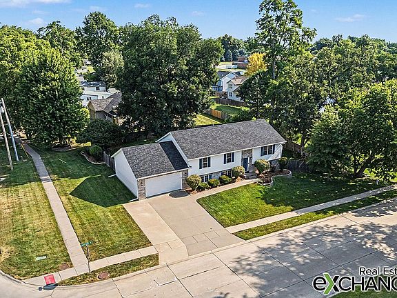 2nd image of 1303 Bridgeview Pl