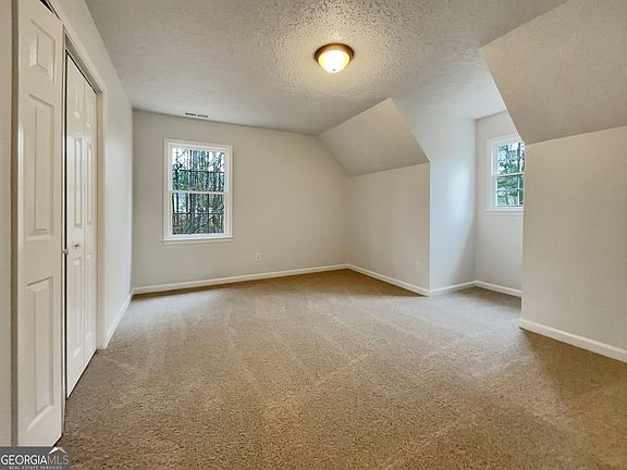 4th image of 125 Stockmar Rd