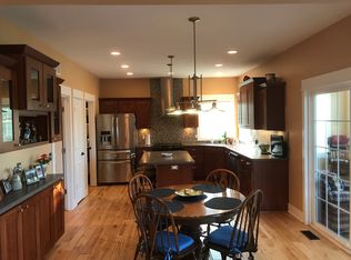 6987 Camelback Dr NE, Rockford, MI 49341