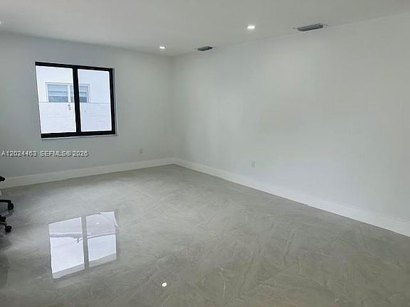 4th image of 11870 SW 5th St #1