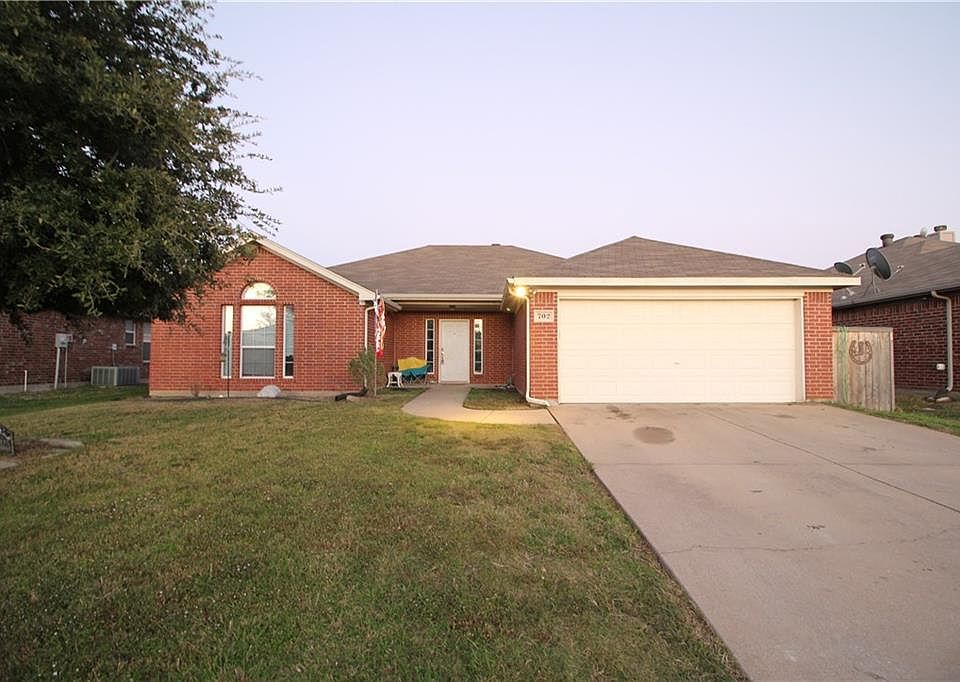 1st image of 702 Lakeview Dr