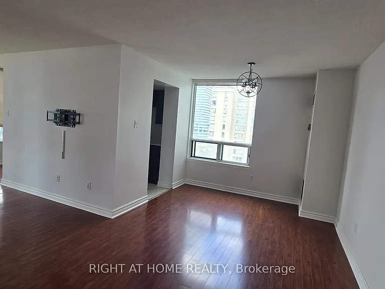 550 Webb Dr #914 — Photo 13