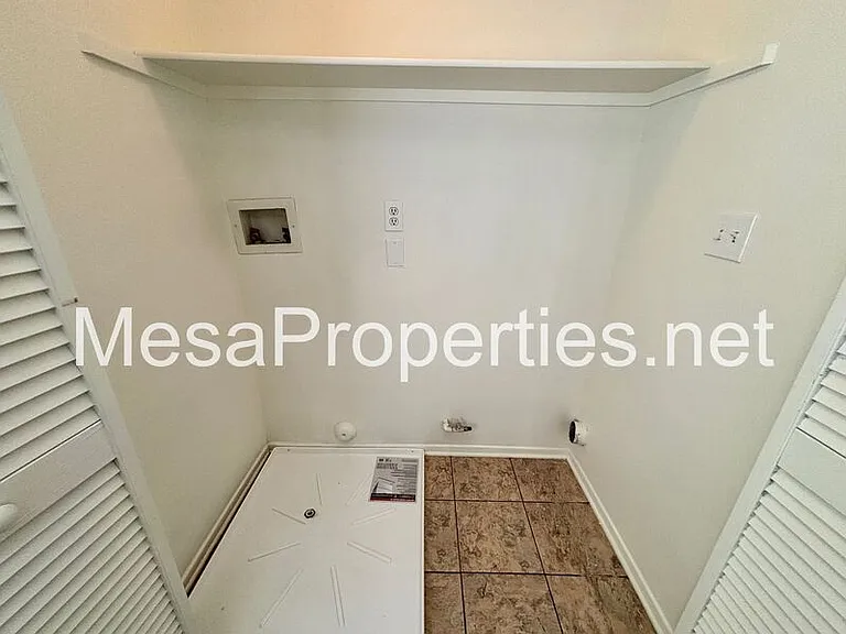 15083 Brown Ln — Photo 12