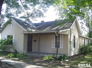 604 N 5th St #TOWNHOUSE, Petersburg, IL 62675