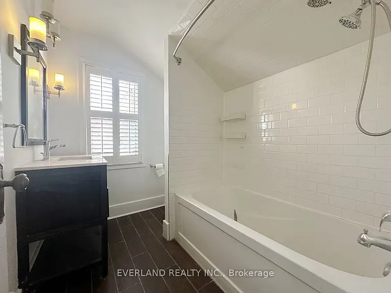 426 Reynolds St — Photo 13
