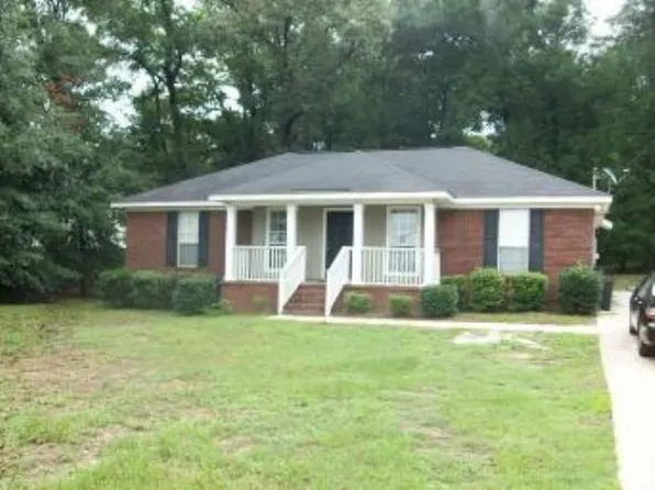 221 Lakeview Dr, Mobile, AL 36695