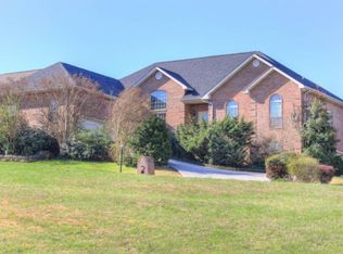 2933 Innisbrook Dr, Maryville, TN 37801
