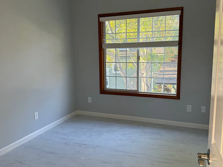 235A Peyton St — Photo 10