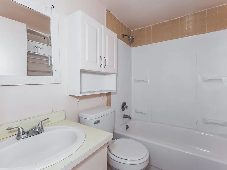 620 Emerald Ave #1 — Photo 11