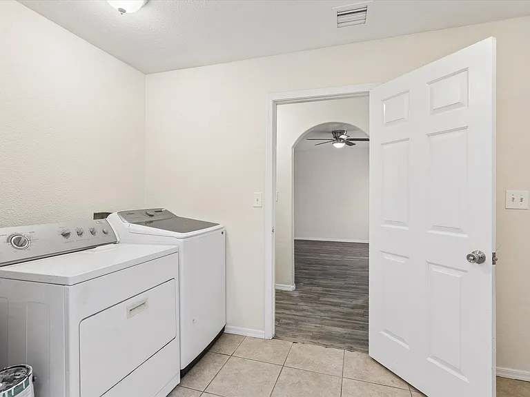 735 E South Mountain Ave — Photo 32