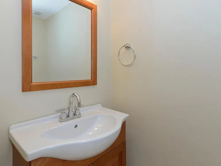 2030 N Adams St — Photo 10