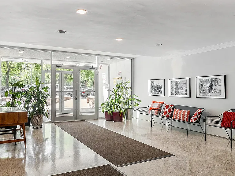 525 Ocean Pkwy #303 — Photo 9