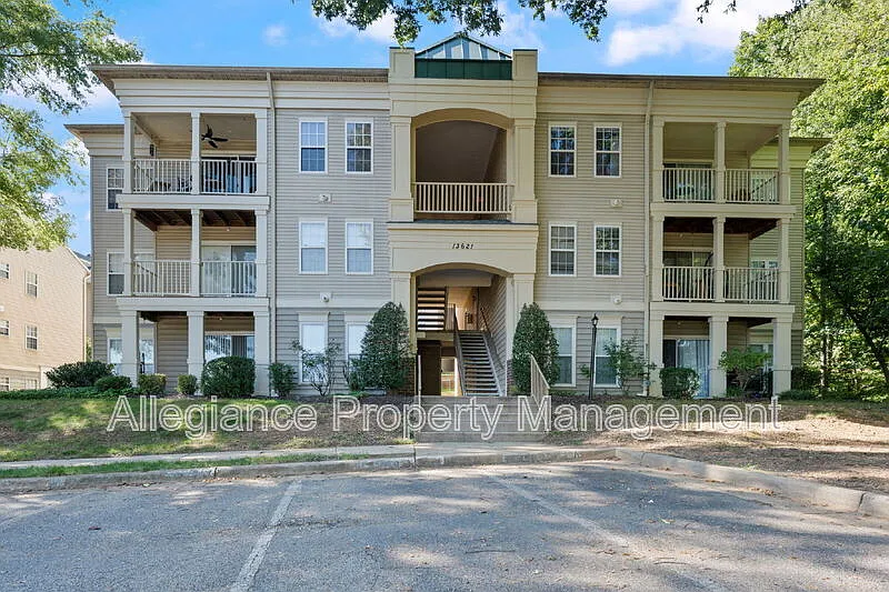 13621 Garfield Pl #303