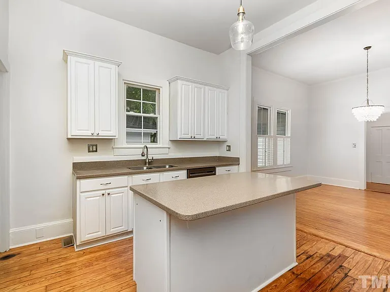 312 E Church St — Photo 6