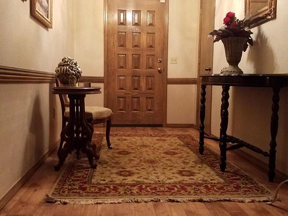 2nd image of 300 Melinda Ln
