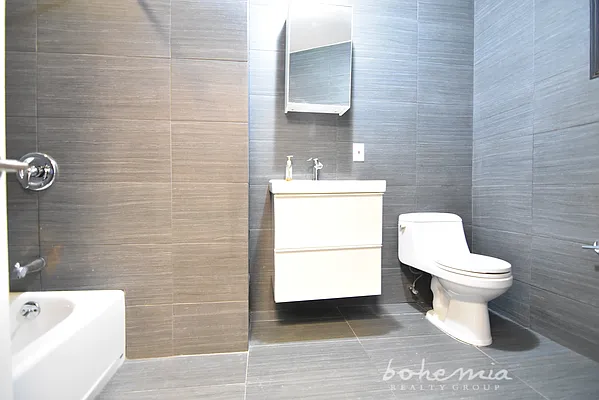 Rented by Bohemia Realty Group | media 10