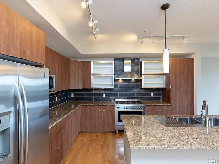 2240 N Clay St #505 — Photo 9