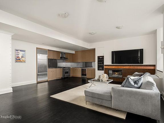 2nd image of 150 Nassau St APT 14A