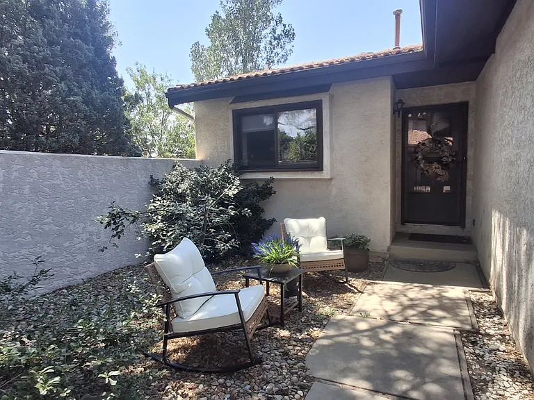 7430 Lomas Ct — Photo 5