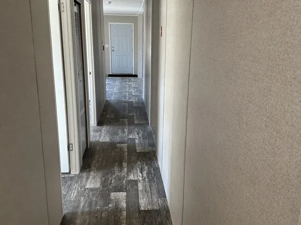 26 Shady Brook Dr, Augusta, ME