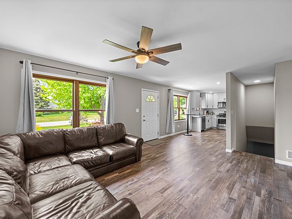 2nd image of 1496 Lois Ln