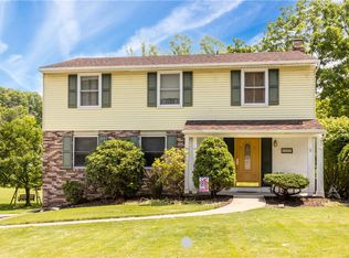 5943 Daleview Dr, Bethel Park, PA