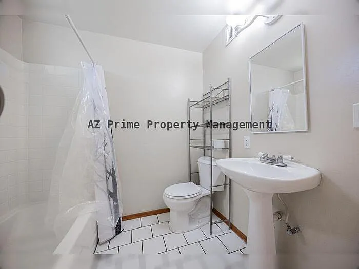 2830 E Sheridan St — Photo 13