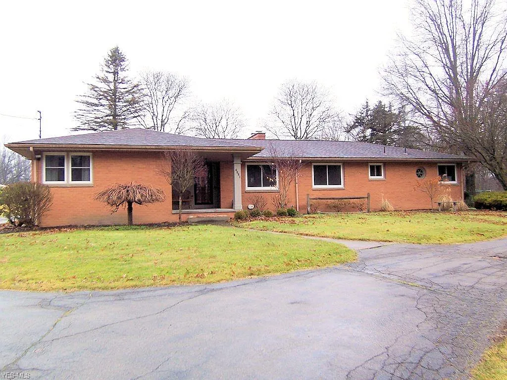 4881 Leffingwell Rd photo 1