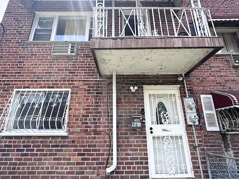 964 Ashford St #1 — Photo 16