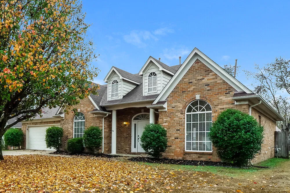 4 bed, 2.0 bath, 2150 sqft, $2,225 — Photo 4