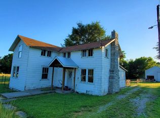 1923 S Country Club Rd, Carthage, MO 64836