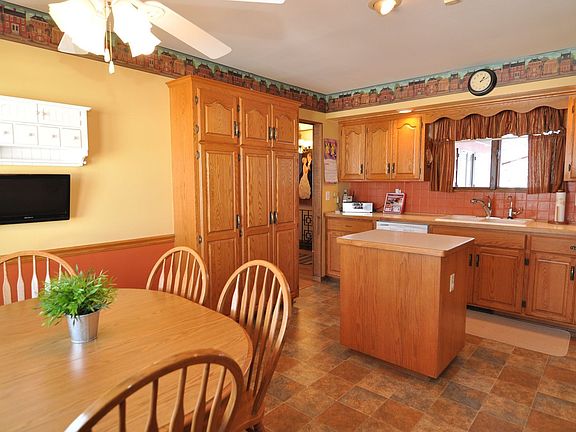 Clean & efficient kitchen 