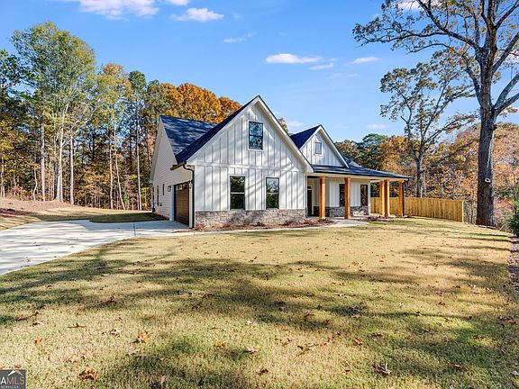 2nd image of 682 Ferguson Pl