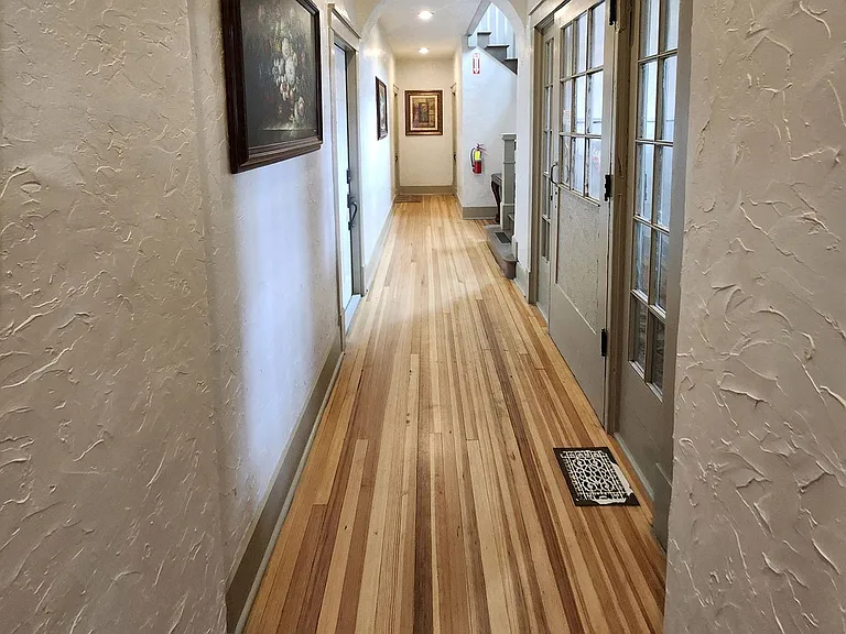 1000 Carteret Ave #4 — Photo 2