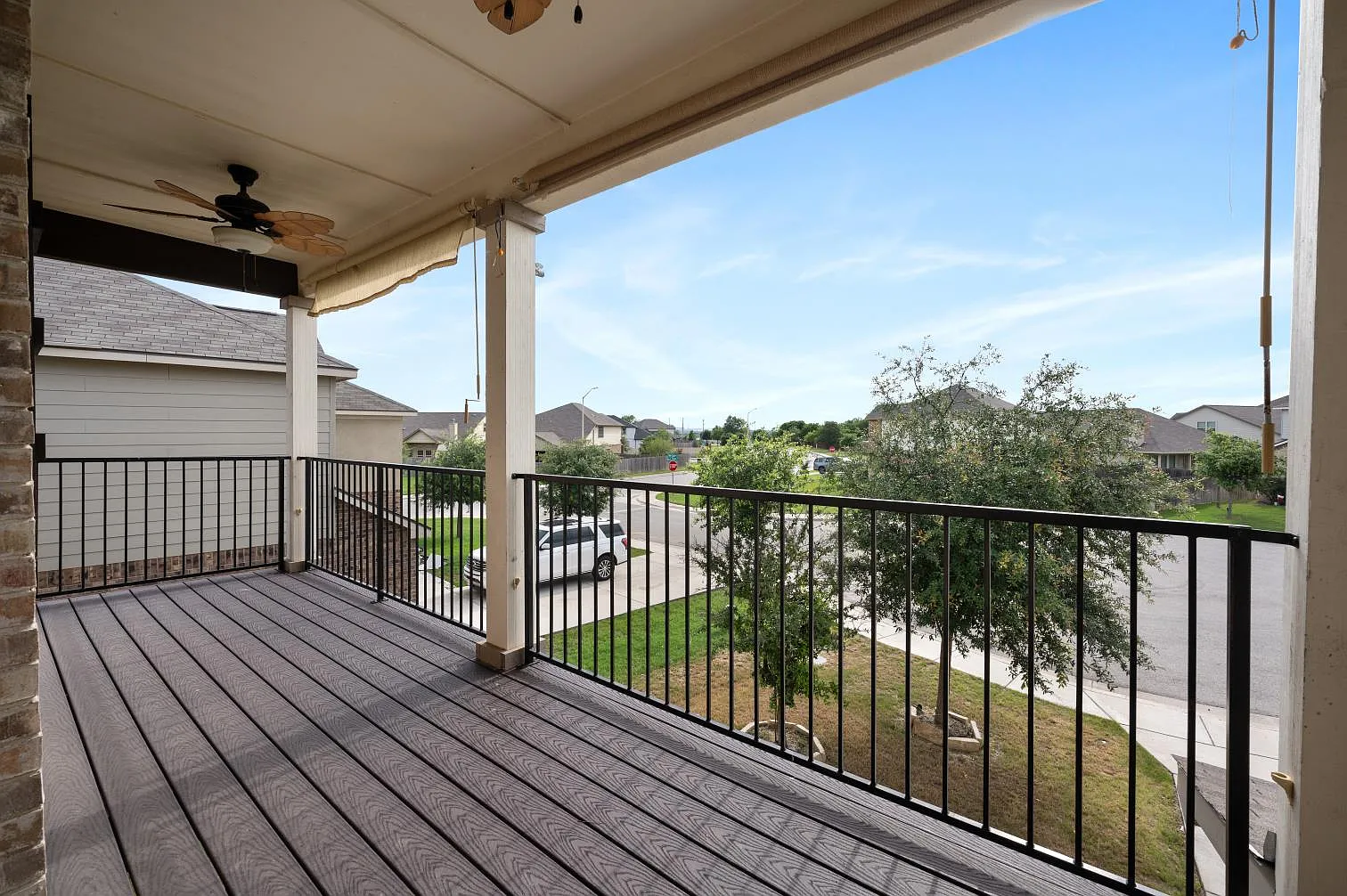 4 bed, 2426 sqft, $2,600 — Photo 3