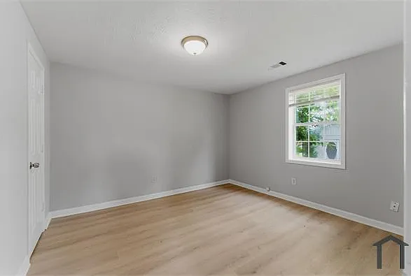 335 Rogers St — Photo 11