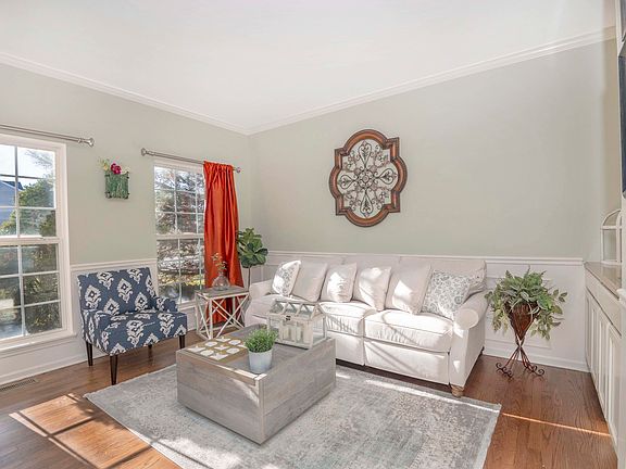 4th image of 1378 Glenside Dr