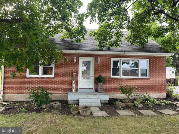 639 Chestnut St, Bally, PA 19503