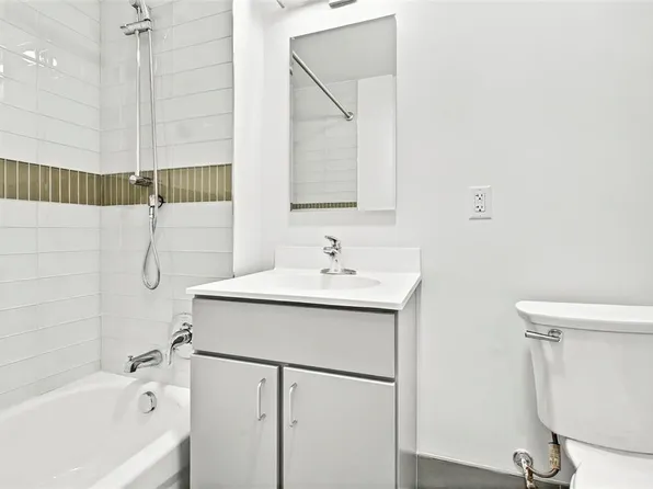 1731 Lacombe Avenue image 25 of 28