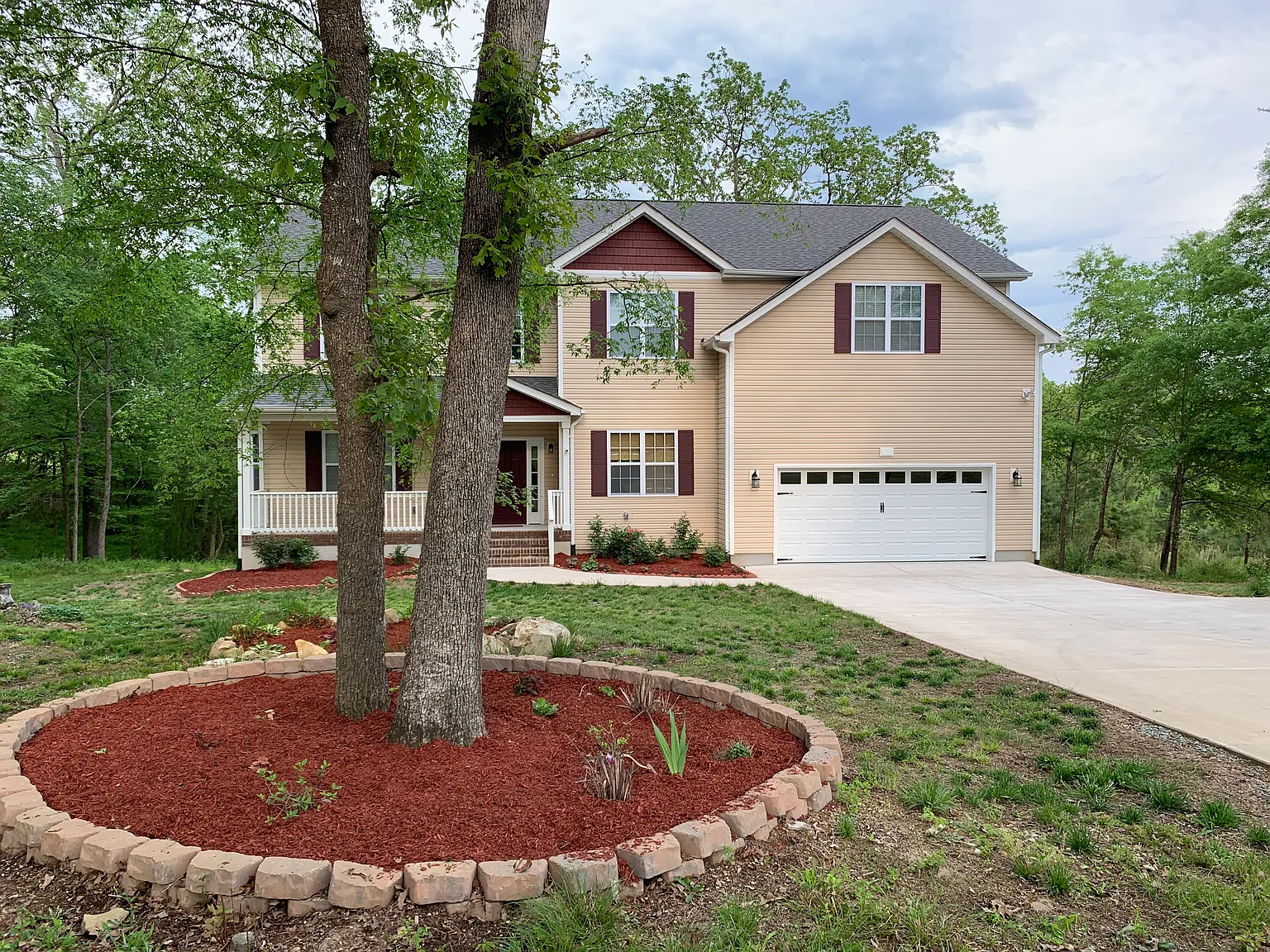 1641 Holly Creek Ln — Photo 1